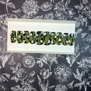 Moss and Daisy Press Ons